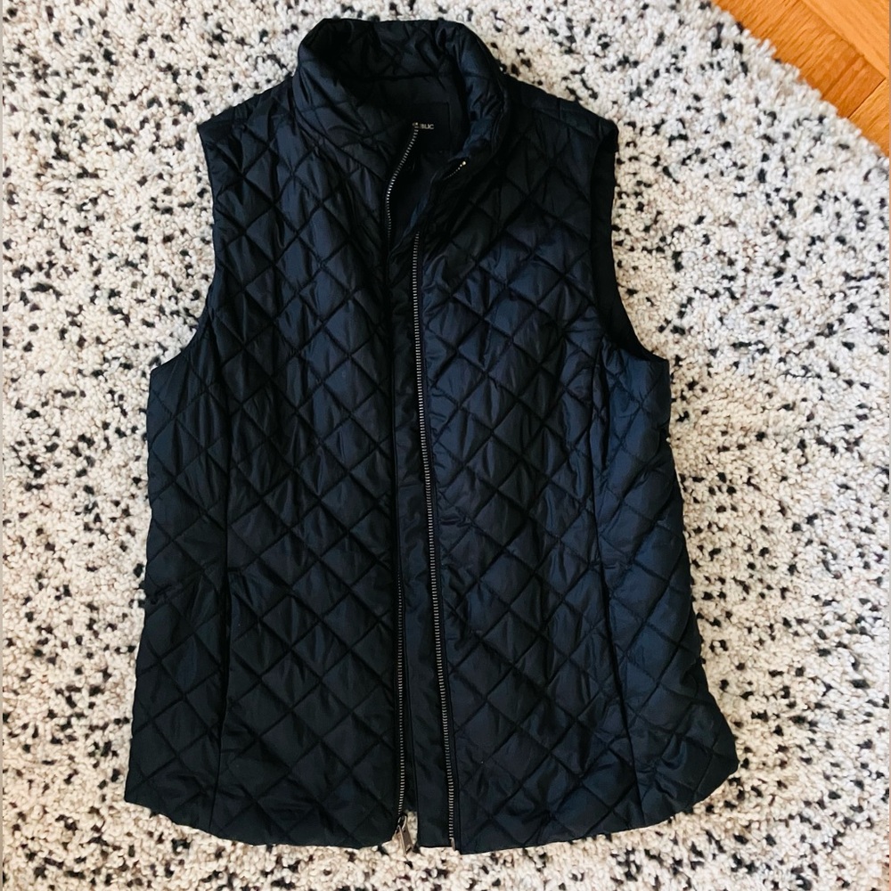 Chic Black Quilted Sleeveless Puffer Vest - Banana Republic